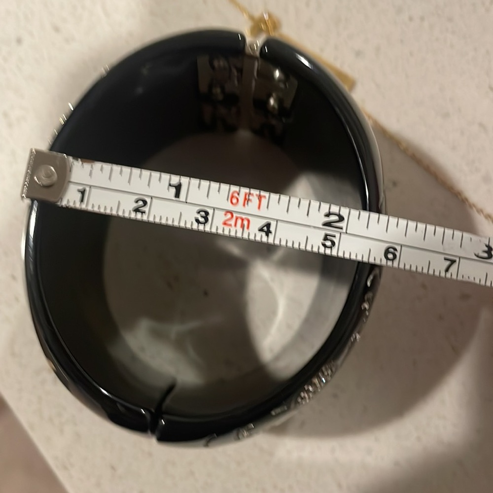 Authentic Chanel cuff - Picture 12 of 12